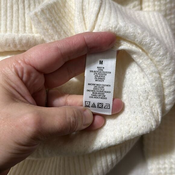 Aeropostale M Ivory Chunky Knit Hooded Sweater front Pocket - Picture 11 of 12